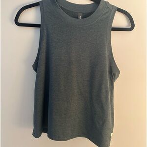 Vuori energy top dark blue size S